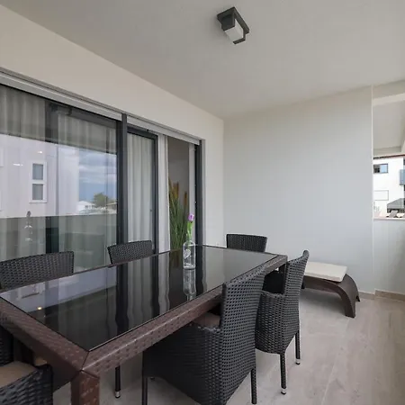 Mirakul Ii. Apartmán