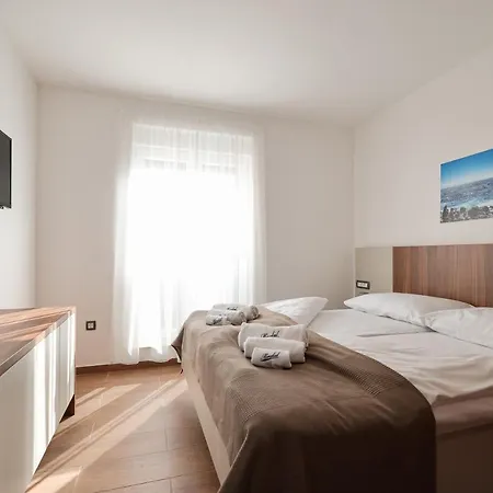Apartment Mirakul Ii. Vir