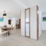Mirakul Ii. Διαμέρισμα Vir