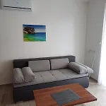 Mirakul Ii. Apartment Vir