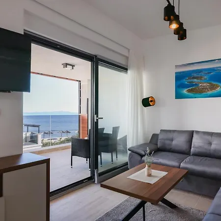 Mirakul Ii. Apartment Vir