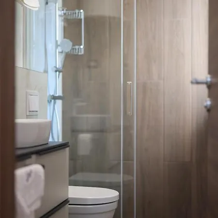 Mirakul Ii. アパート