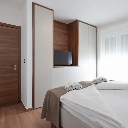 Mirakul Ii. Apartment Vir