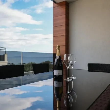 Mirakul Ii. アパート