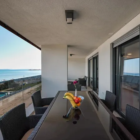 アパート Mirakul Ii. ヴィル