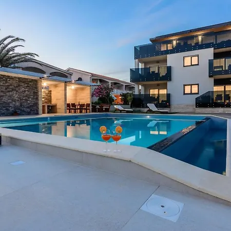 Appartamento Mirakul Ii. Vir