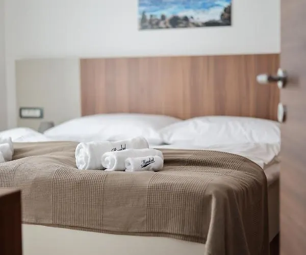 Mirakul Ii. Apartman *